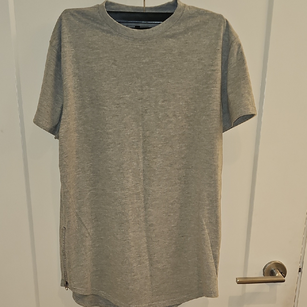 Men's Gray T-Shirt